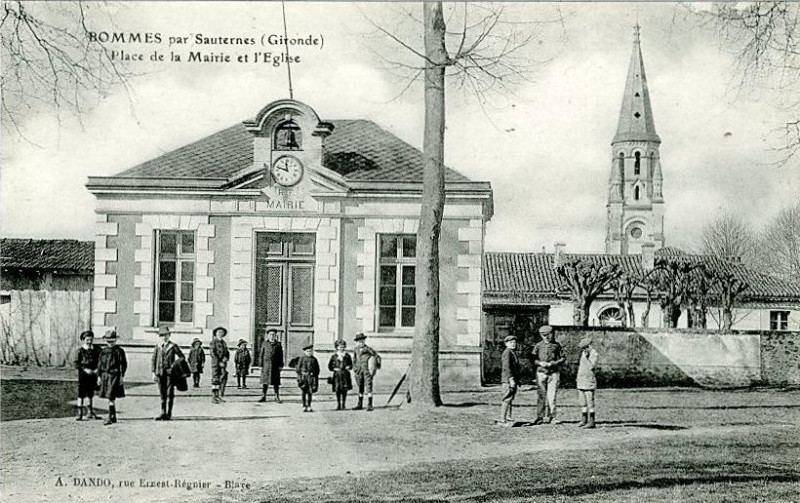 Carte postale ancienne Bommes - Mairie