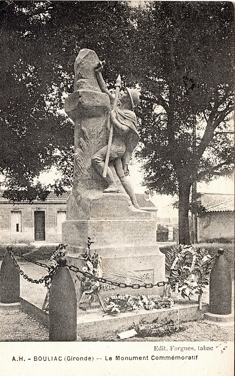 Carte postale ancienne Bouliac Monument aux morts