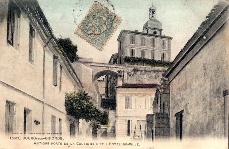 Carte postale ancienne Bourg - porte de la Coutinière 2