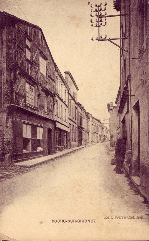 Carte postale ancienne Bourg - rue Valentin-Bernard 3