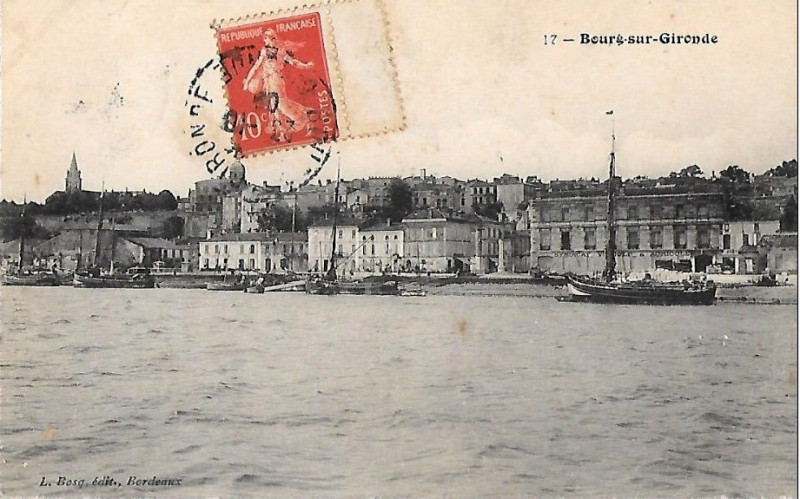 Carte postale ancienne Bourg - vue générale 2