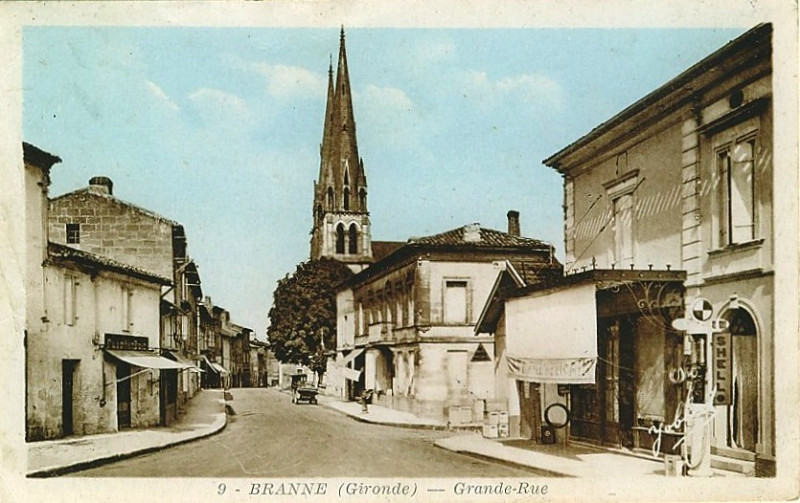 Carte postale ancienne Branne - grande rue 2