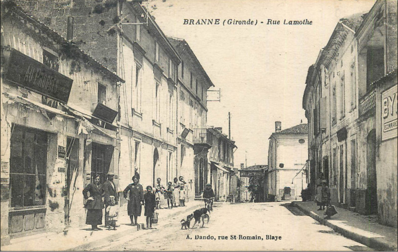 Carte postale ancienne Branne - rue Lamothe