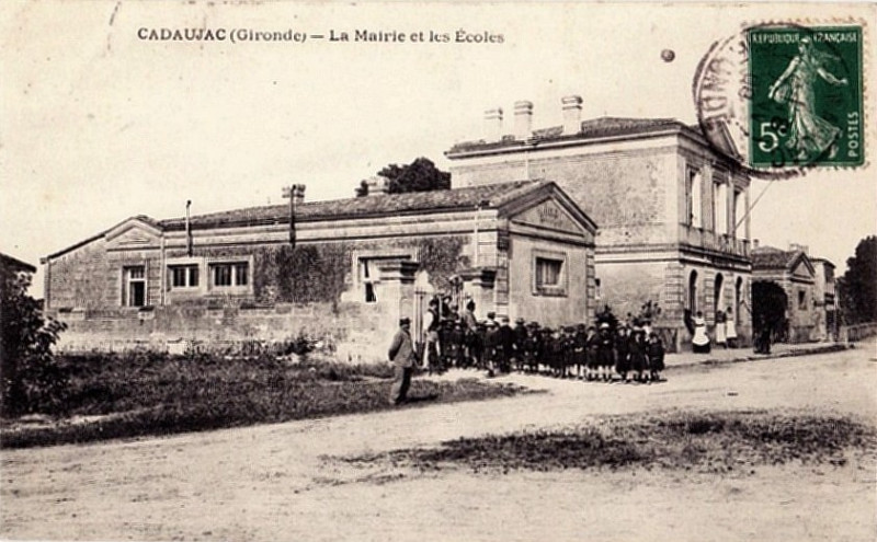 Carte postale ancienne Cadaujac la Mairie 1