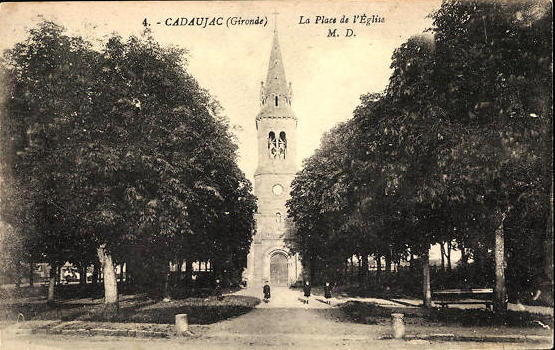 Carte postale ancienne Cadaujac Place de l'église