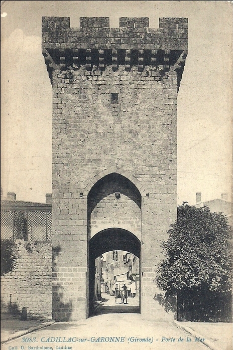 Carte postale ancienne Cadillac-sur-Garonne - Porte de la mer 1a