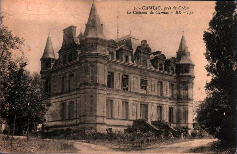 Carte postale ancienne Camiac-et-Saint-Denis - Château 1