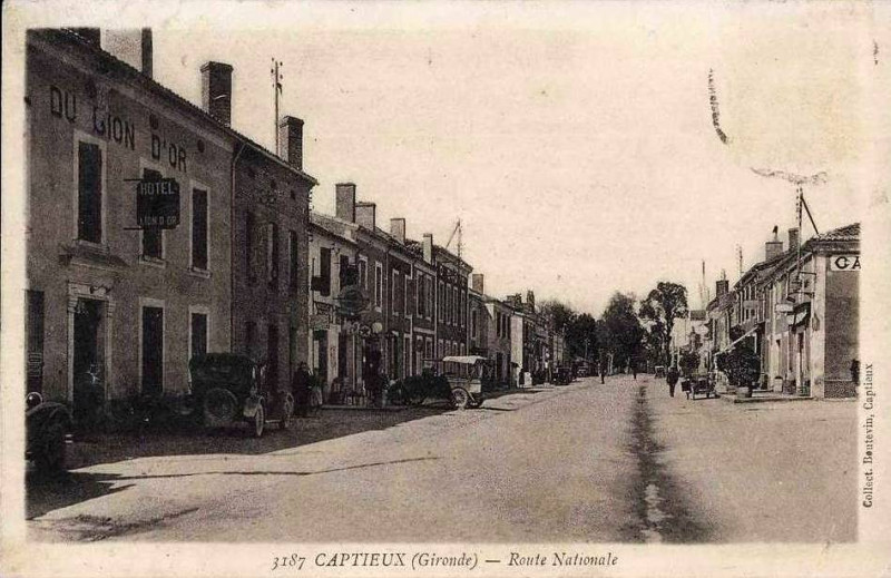 Carte postale ancienne Captieux - route nationale 1