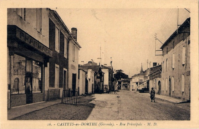 Carte postale ancienne Castets-en-Dorthe - rue principale