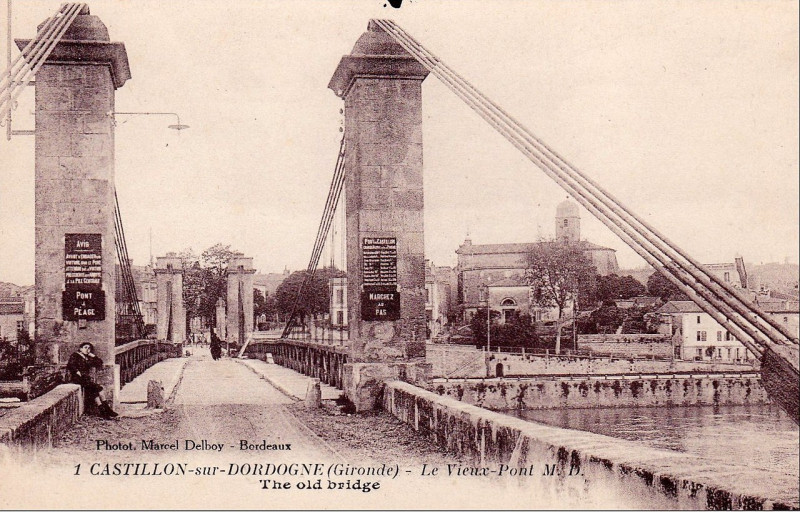 Carte postale ancienne Castillon - pont suspendu 1