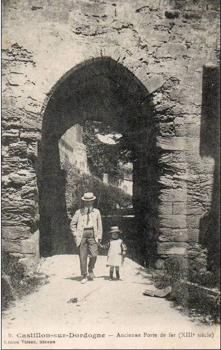 Carte postale ancienne Castillon - porte de fer 4