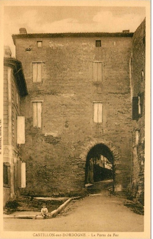 Carte postale ancienne Castillon - porte de fer 7