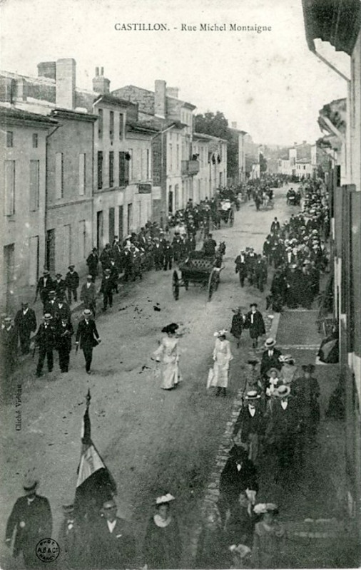 Carte postale ancienne Castillon - rue Michel Montaigne 2