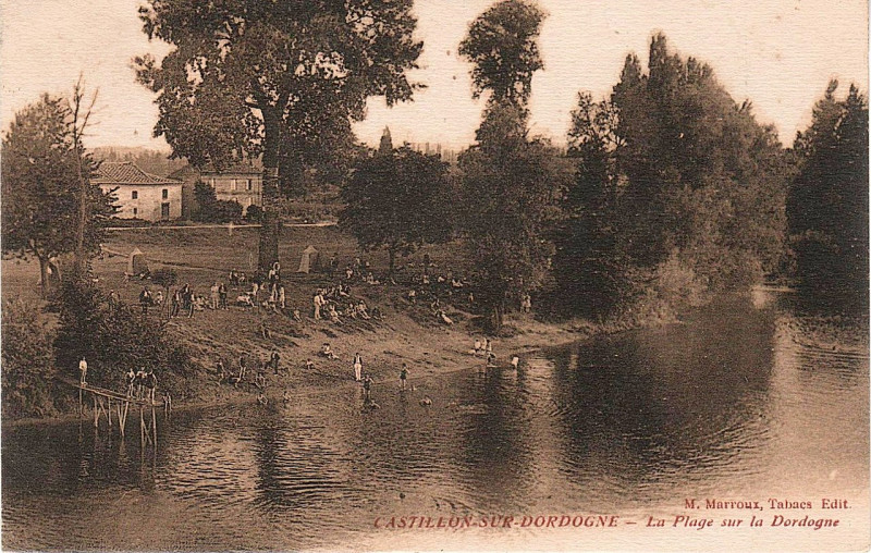 Carte postale ancienne Castillon-la-Bataille - Plage sur la Dordogne
