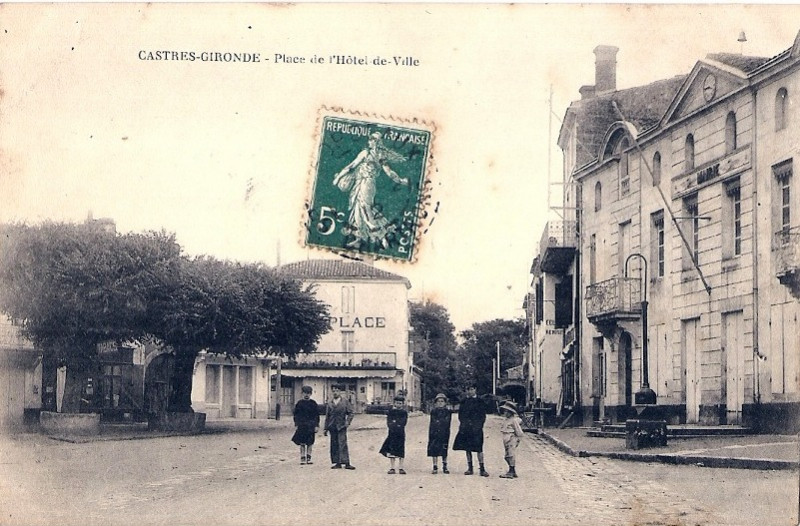 Carte postale ancienne Castres - Place de la Mairie 2