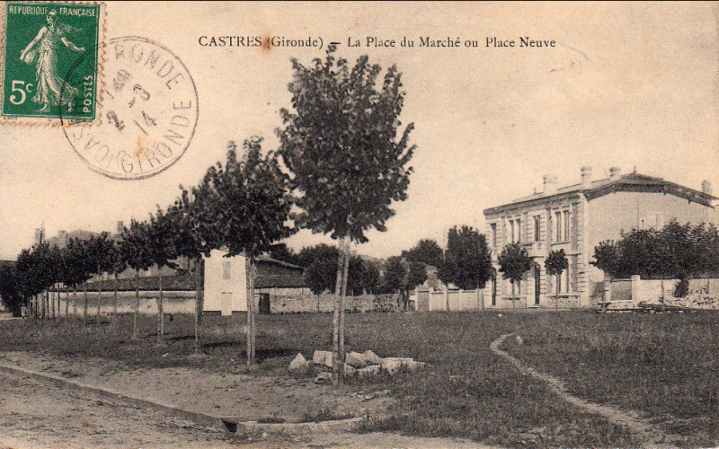 Carte postale ancienne Castres - Place du marché