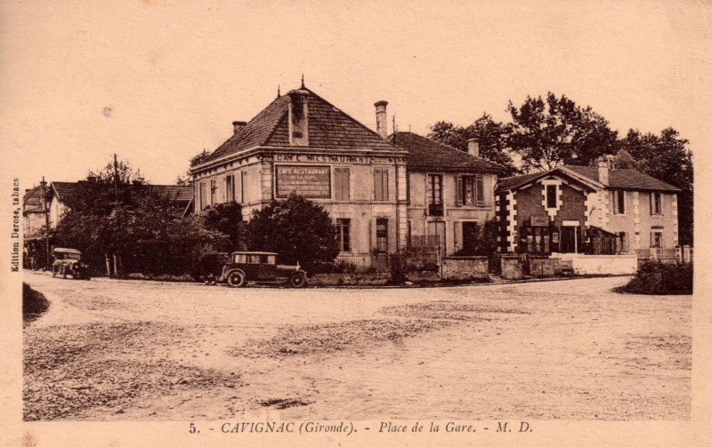 Carte postale ancienne Cavignac - place de la gare 2