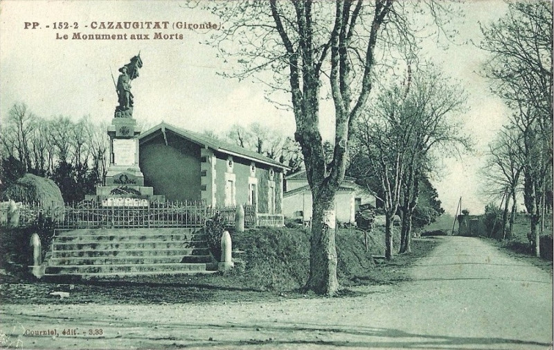 Carte postale ancienne Cazaugitat Monument aux morts