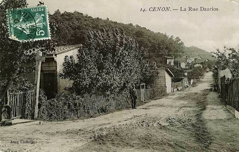 Carte postale ancienne Cenon - rue Daurios