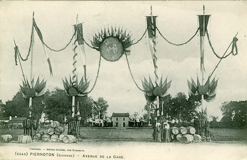 Carte postale ancienne Cestas - avenue de la Gare