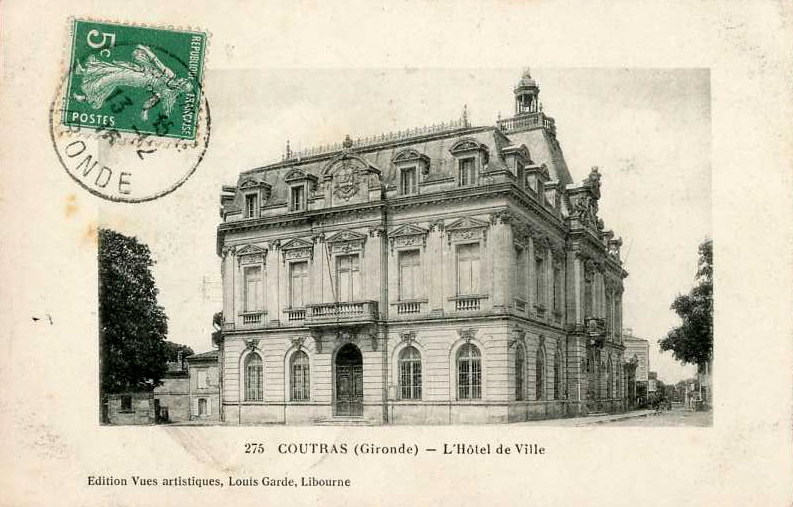 Carte postale ancienne Coutras - Hôtel-de-ville 1
