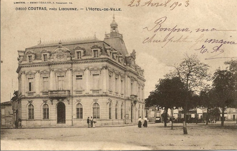 Carte postale ancienne Coutras - Hôtel-de-ville 3