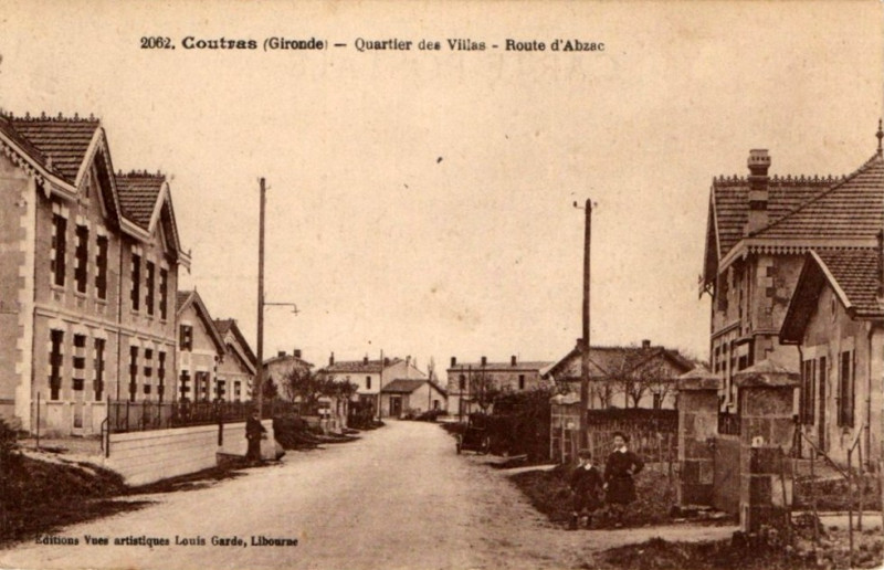 Carte postale ancienne Coutras - route d'Abzac 2