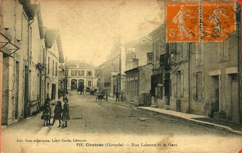 Carte postale ancienne Coutras - rue Lalanne