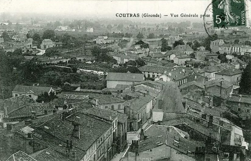 Carte postale ancienne Coutras - vue du bourg prise du clocher 2