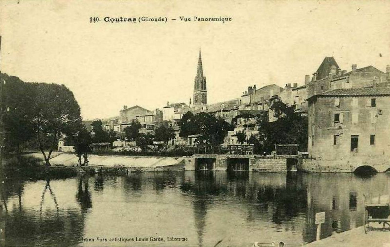Carte postale ancienne Coutras - vue générale 1