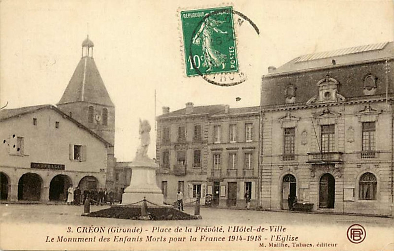 Carte postale ancienne Creon place-de-la-prevote 2