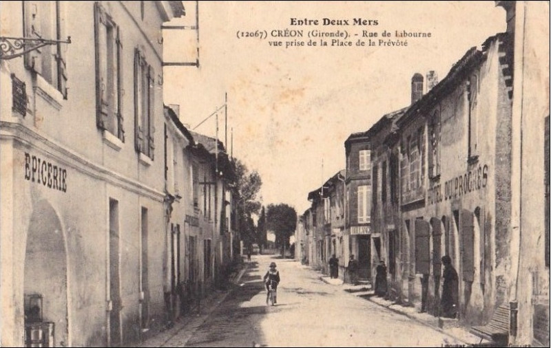 Carte postale ancienne Creon rue-de-libourne