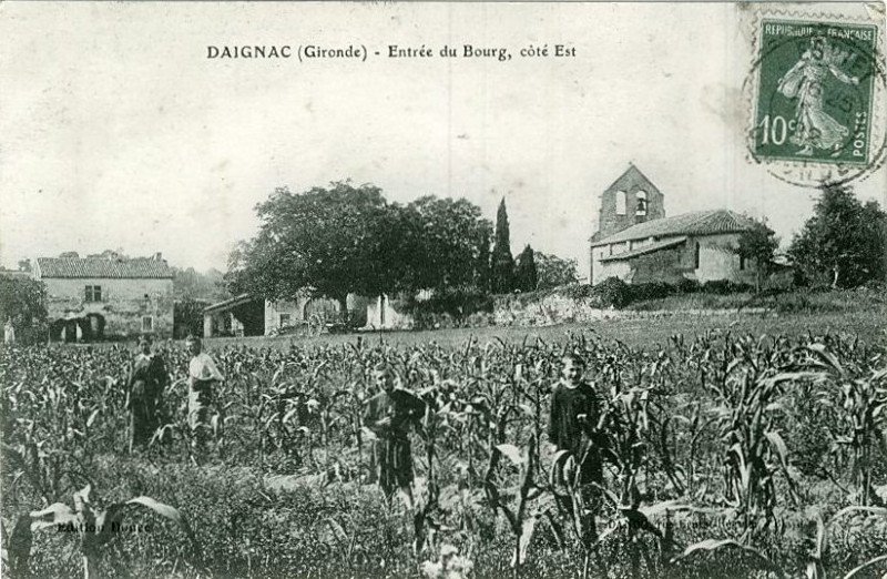 Carte postale ancienne Daignac - bourg 4