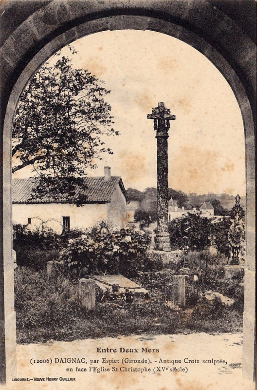 Carte postale ancienne Daignac - Croix du cimetière