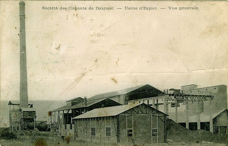 Carte postale ancienne Daignac - usine de ciment