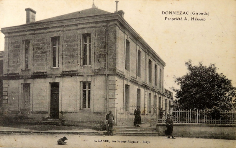 Carte postale ancienne Donnezac - bourg