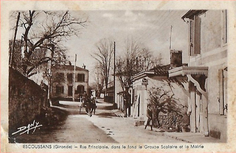 Carte postale ancienne Escoussans - rue principale