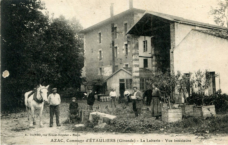Carte postale ancienne Etauliers - Azac Laiterie
