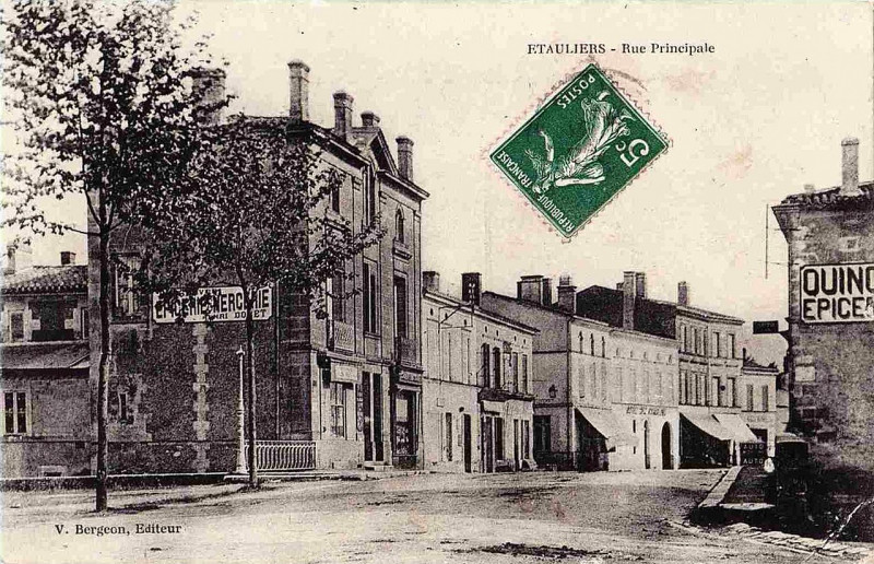Carte postale ancienne Etauliers - bourg 1