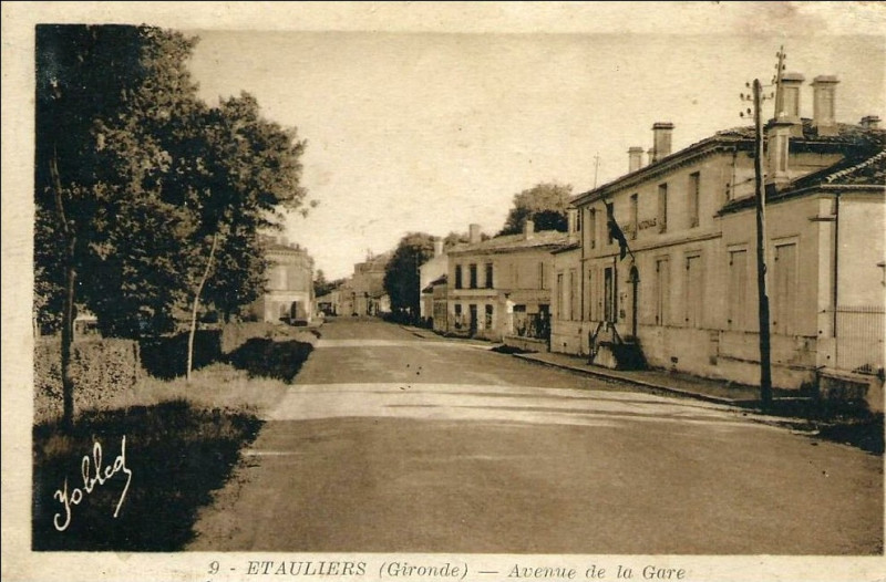 Carte postale ancienne Etauliers - bourg 8