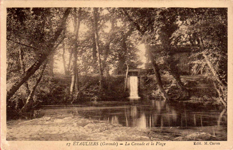 Carte postale ancienne Etauliers - la cascade