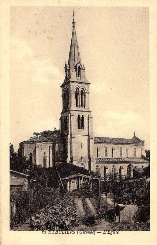 Carte postale ancienne Etauliers - église 1