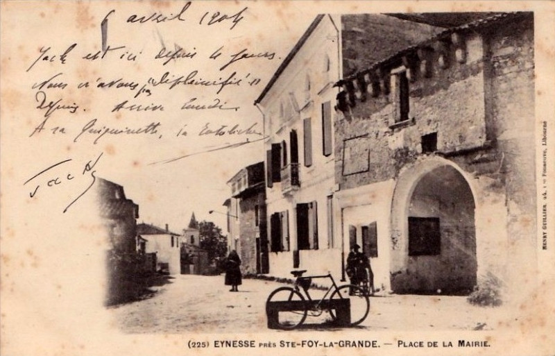 Carte postale ancienne Eynesse - Place de la Mairie 4