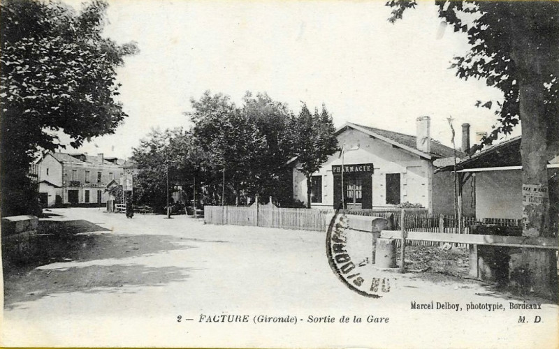 Carte postale ancienne Facture - avenue de la gare 2