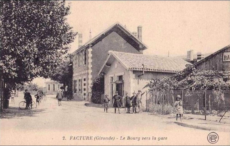Carte postale ancienne Facture - bourg 2