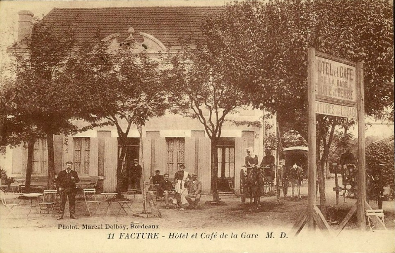 Carte postale ancienne Facture - café de la gare