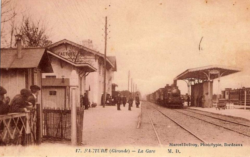 Carte postale ancienne Facture - la gare 9