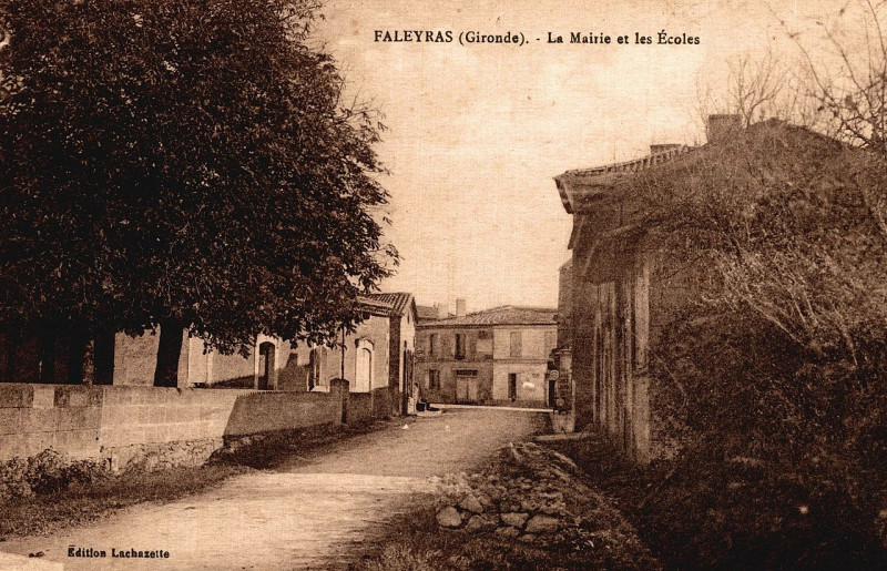 Carte postale ancienne Faleyras - bourg 2