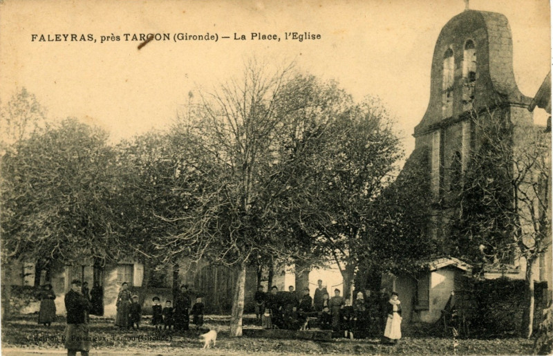 Carte postale ancienne Faleyras - Place de l'église 2