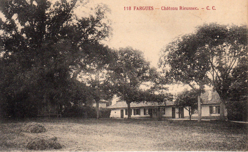 Carte postale ancienne Fargues (Gironde) - château Rieussec 2